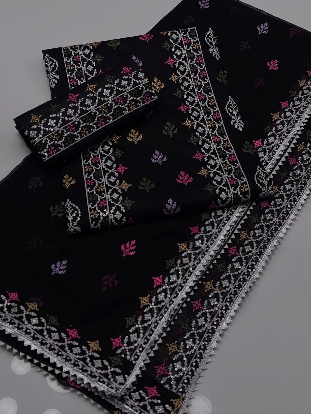* Shirt Front Full heavy Embriodery with traditional Multani multi thread Embriodery  * Sleeves:Dyed  lawn cotton