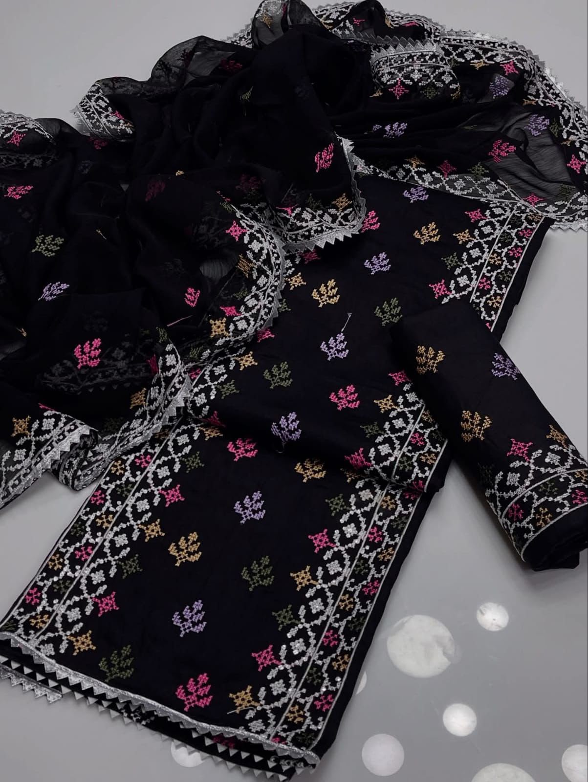 * Shirt Front Full heavy Embriodery with traditional Multani multi thread Embriodery  * Sleeves:Dyed  lawn cotton