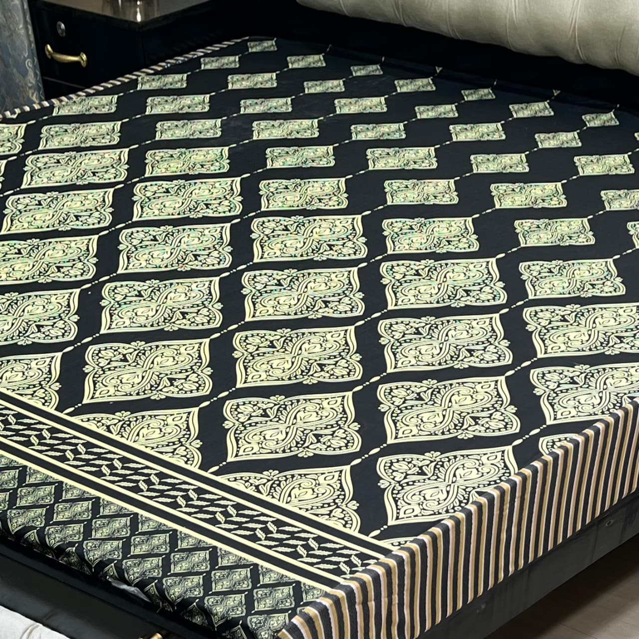 Available Designs of Fancy printed Waterproof Mattress Fitted BedSheet 💯% Waterproof Mattress Protector Bedsheet