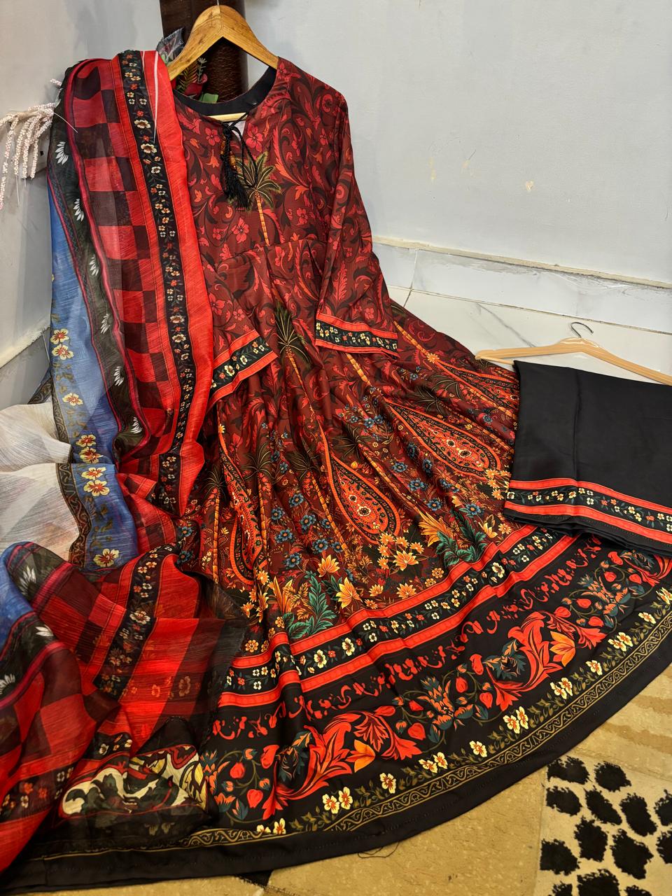 Digital Printed Doria Lawn Frock With Plain Doria Lawn Flapper & Digital Print Munar Lawn Dupatta 3pc Dress