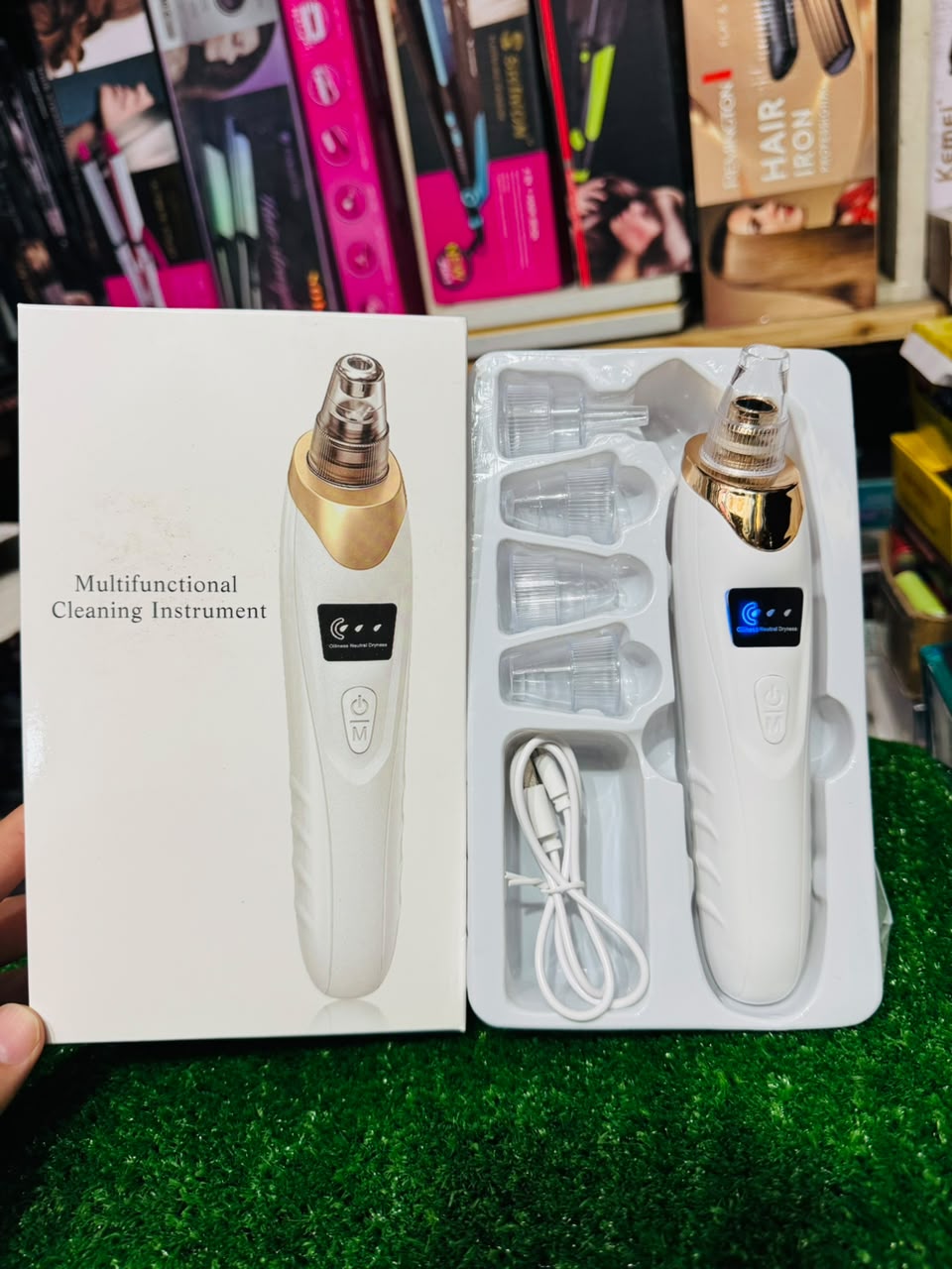 Multifunctional cleaning instrument  Black head remover